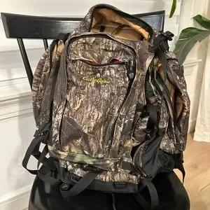 Cabela display picture 1